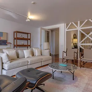 Lovelystay - Chiado 3bedroom Wonder Lisbon